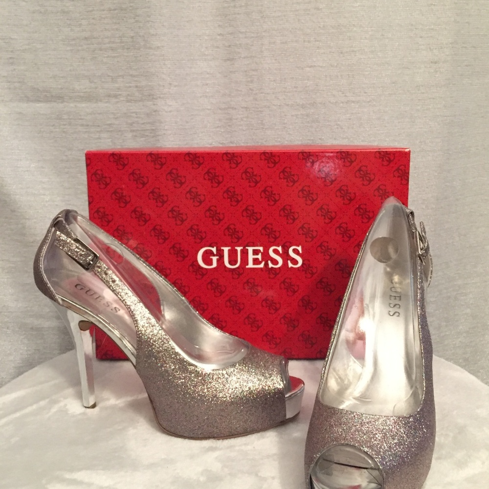 🧨💥MEGA SALE💥🧨  3️⃣ for $20. 
Guess shimmery gold high heels - Picture 2 of 8